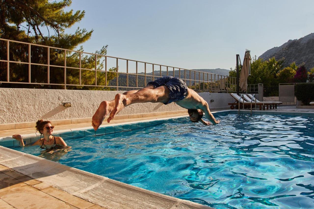 Erato Hotel Agia Marina  Eksteriør billede