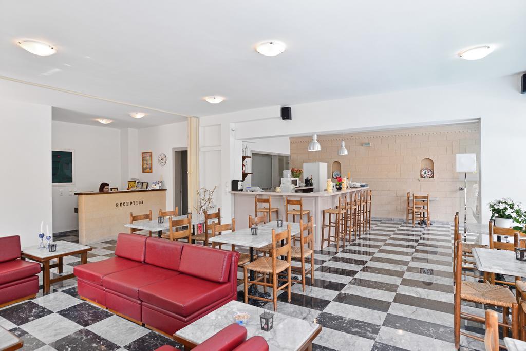 Erato Hotel Agia Marina  Eksteriør billede