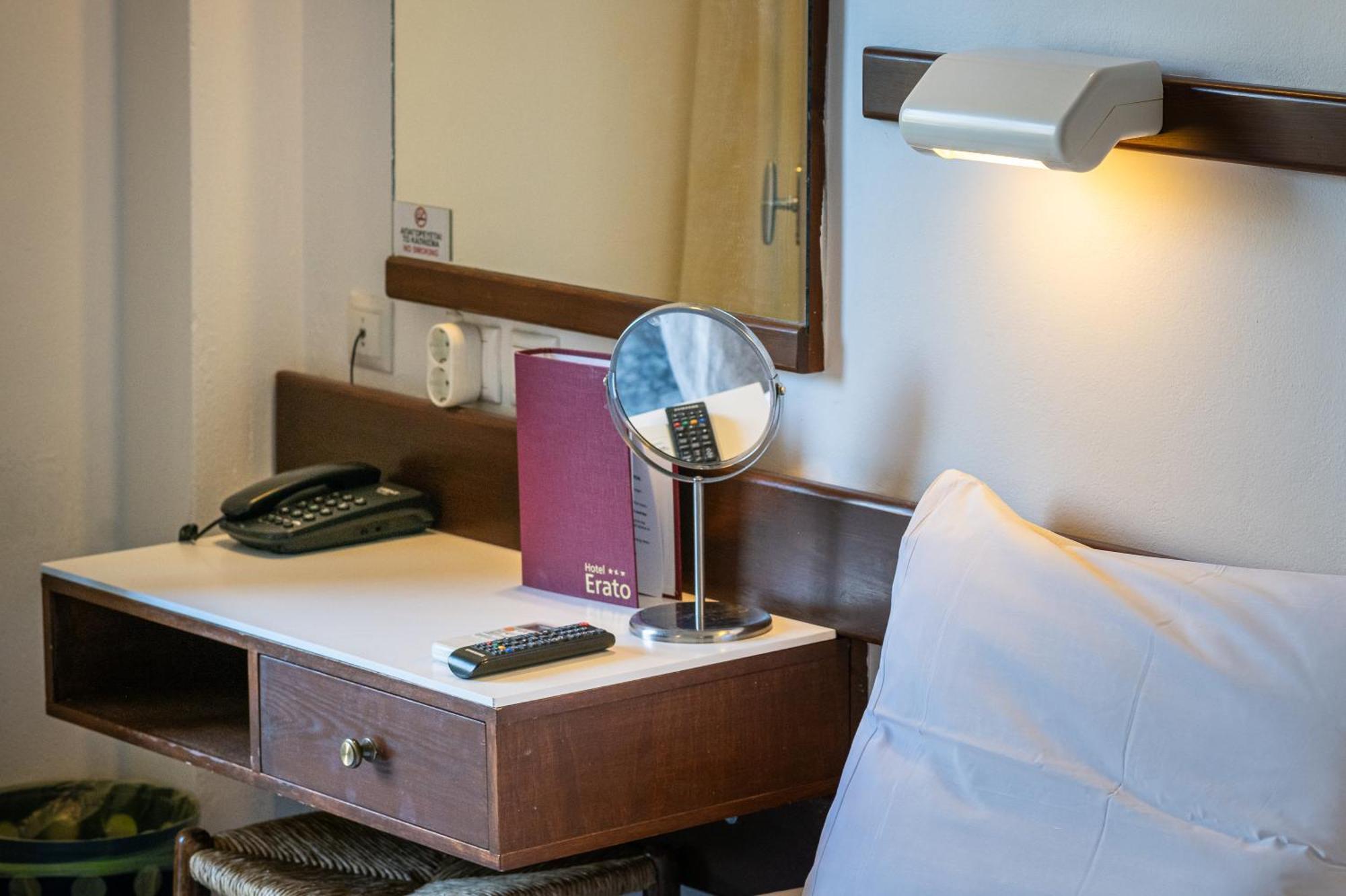 Erato Hotel Agia Marina  Eksteriør billede