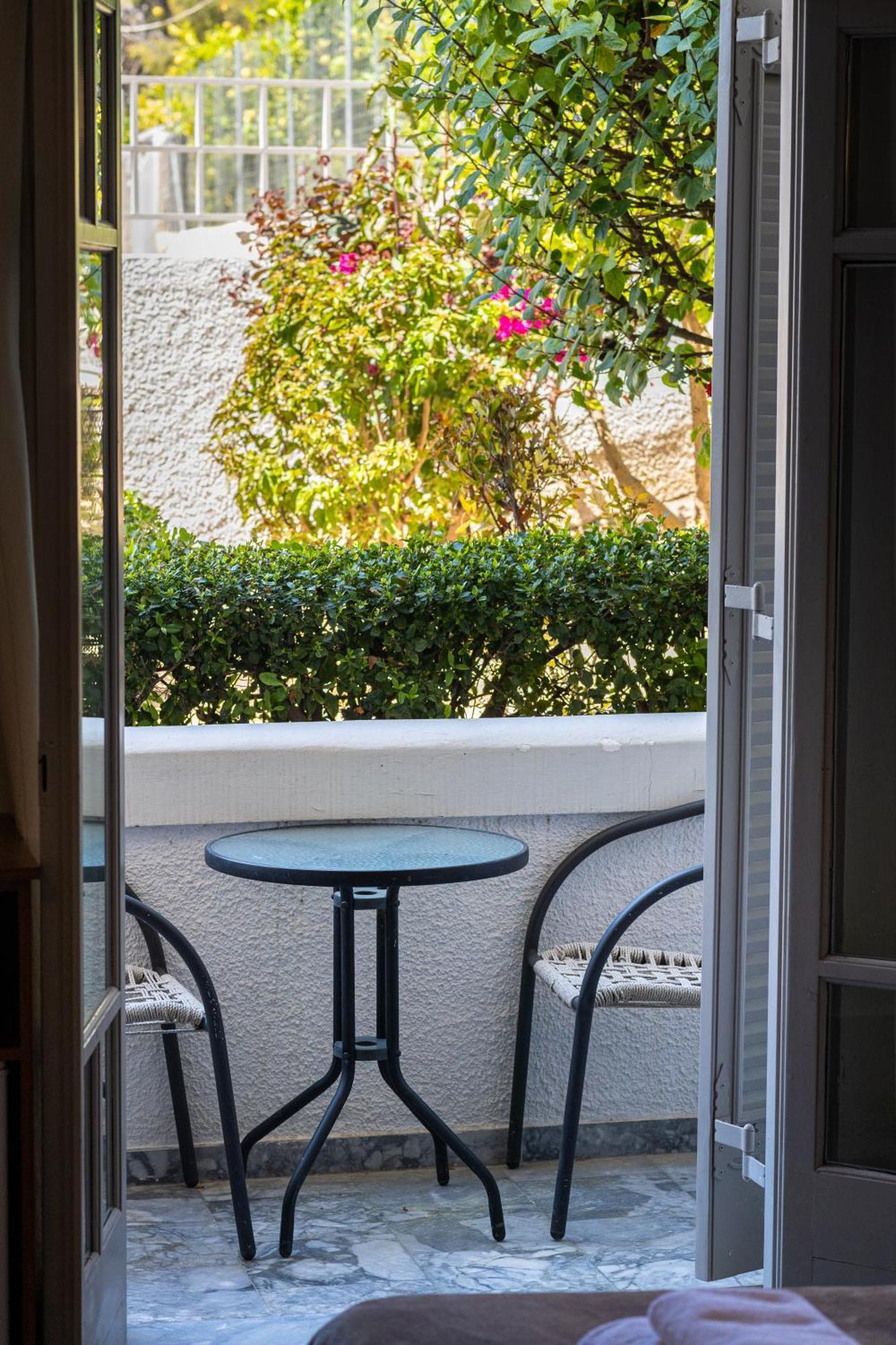 Erato Hotel Agia Marina  Eksteriør billede