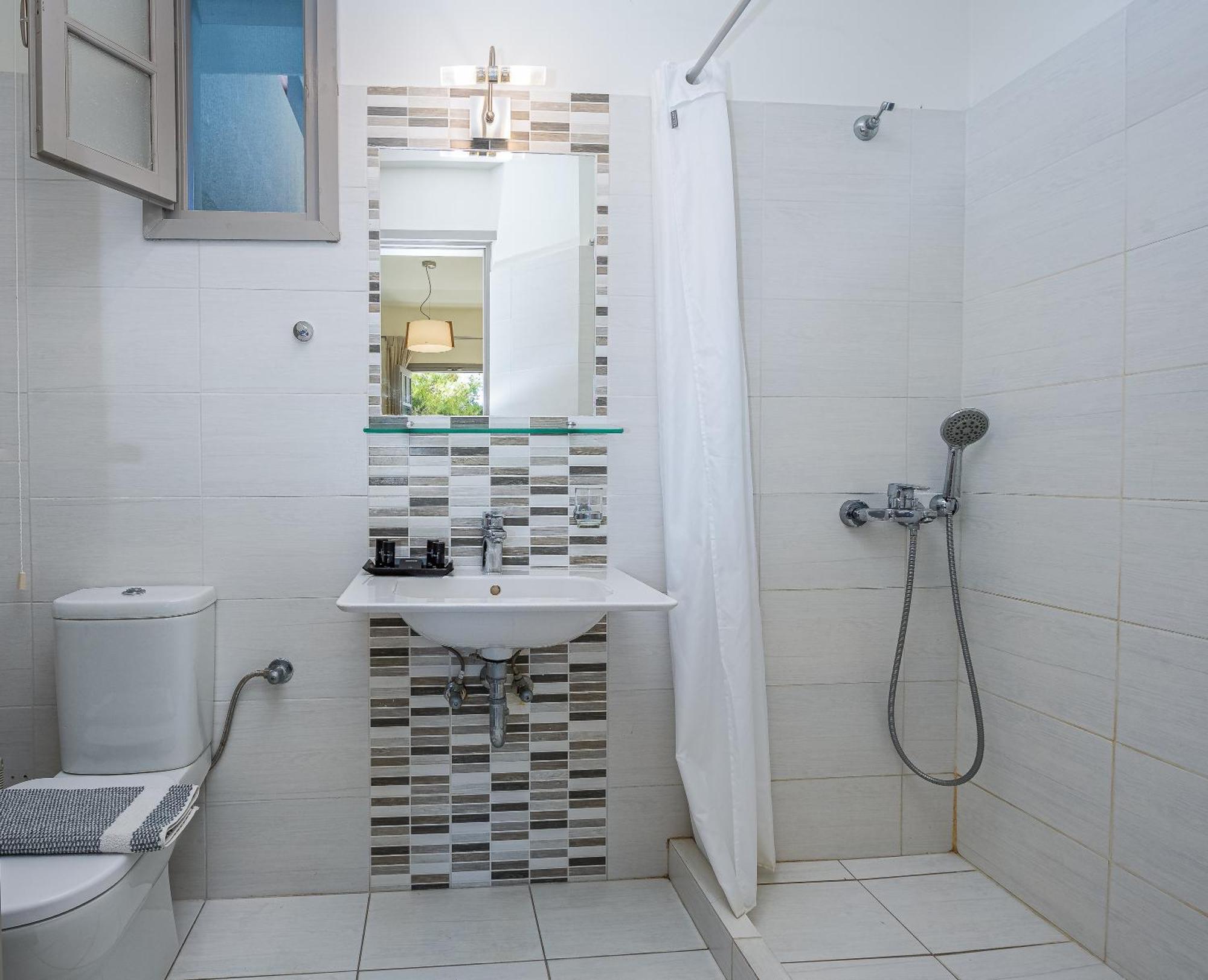 Erato Hotel Agia Marina  Eksteriør billede
